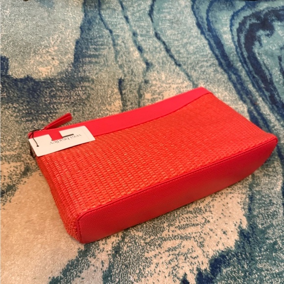 NWT Vera Bradley Red Makeup Travel Pouch - Picture 2 of 6